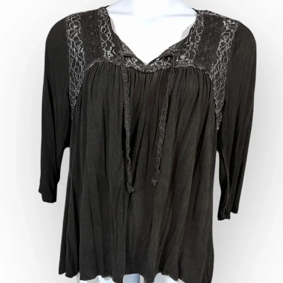 Gimmicks by BKE Top XL Black Flowy Lace 3/4 Sleeve Tie-Neck Women's Goth Dark - Picture 3 of 13